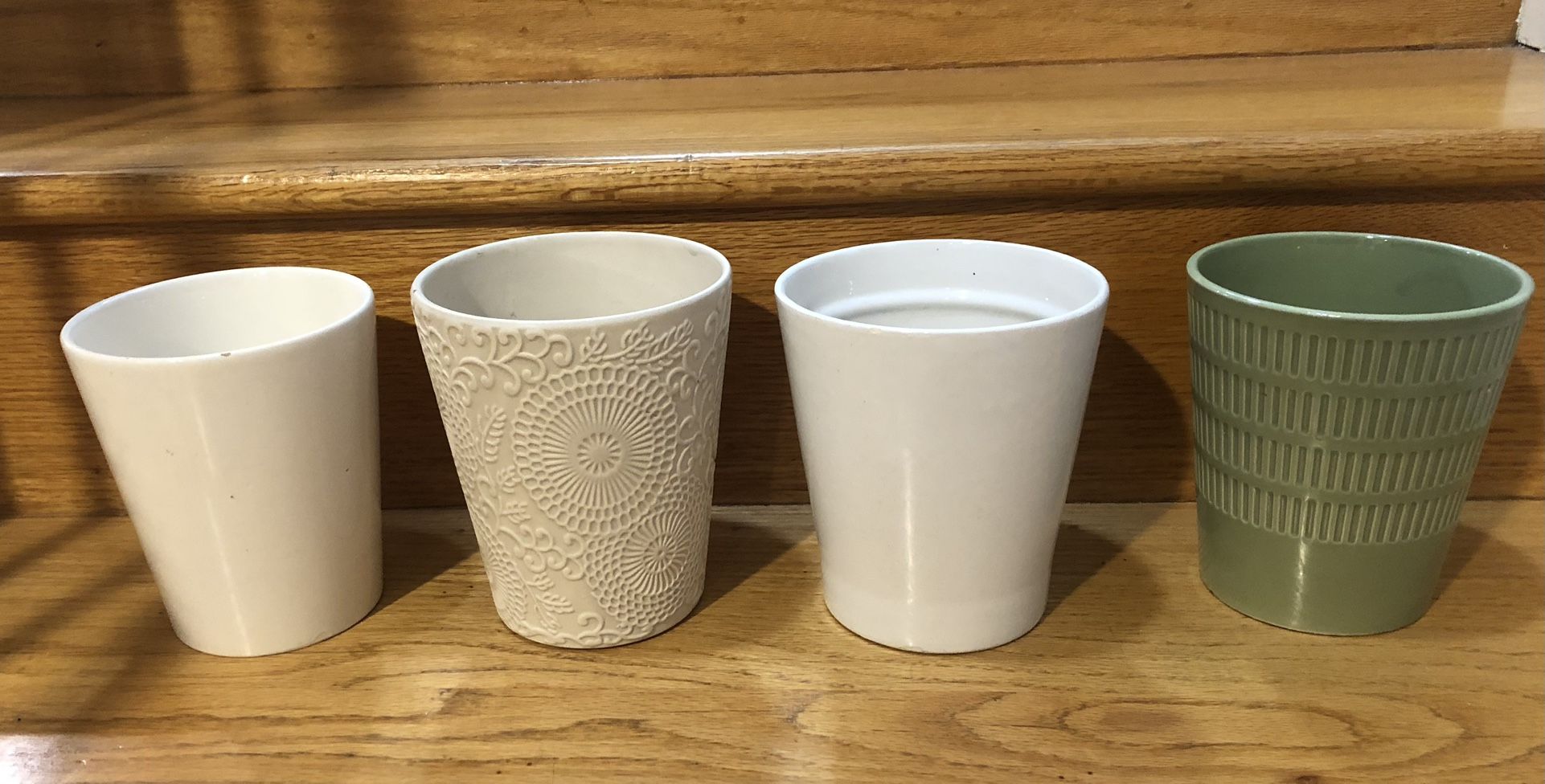 4 Ceramic Clay Plant Pots White and Green