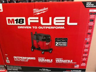 Milwaukee M18 FUEL 9 Gal. Cordless DUAL-BATTERY Vacuum Kit with EXTRAS