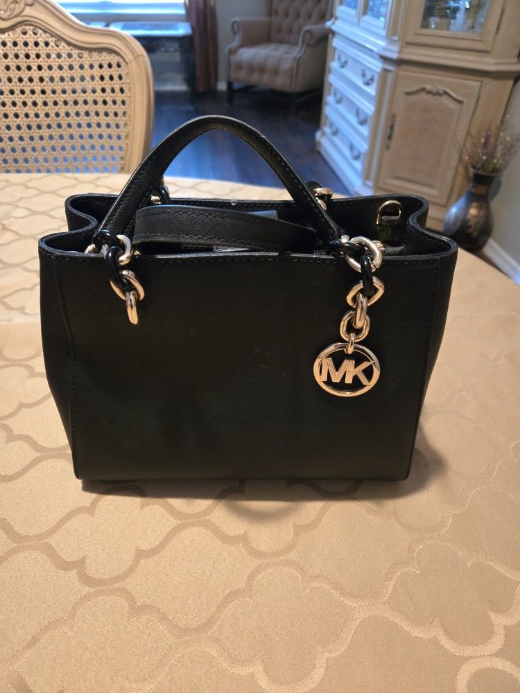 Michael Kors Medium Hamilton East West Saffiano Leather Satchel Purse BLACK /GOLD