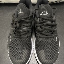 New Nikes Men’s Size 6
