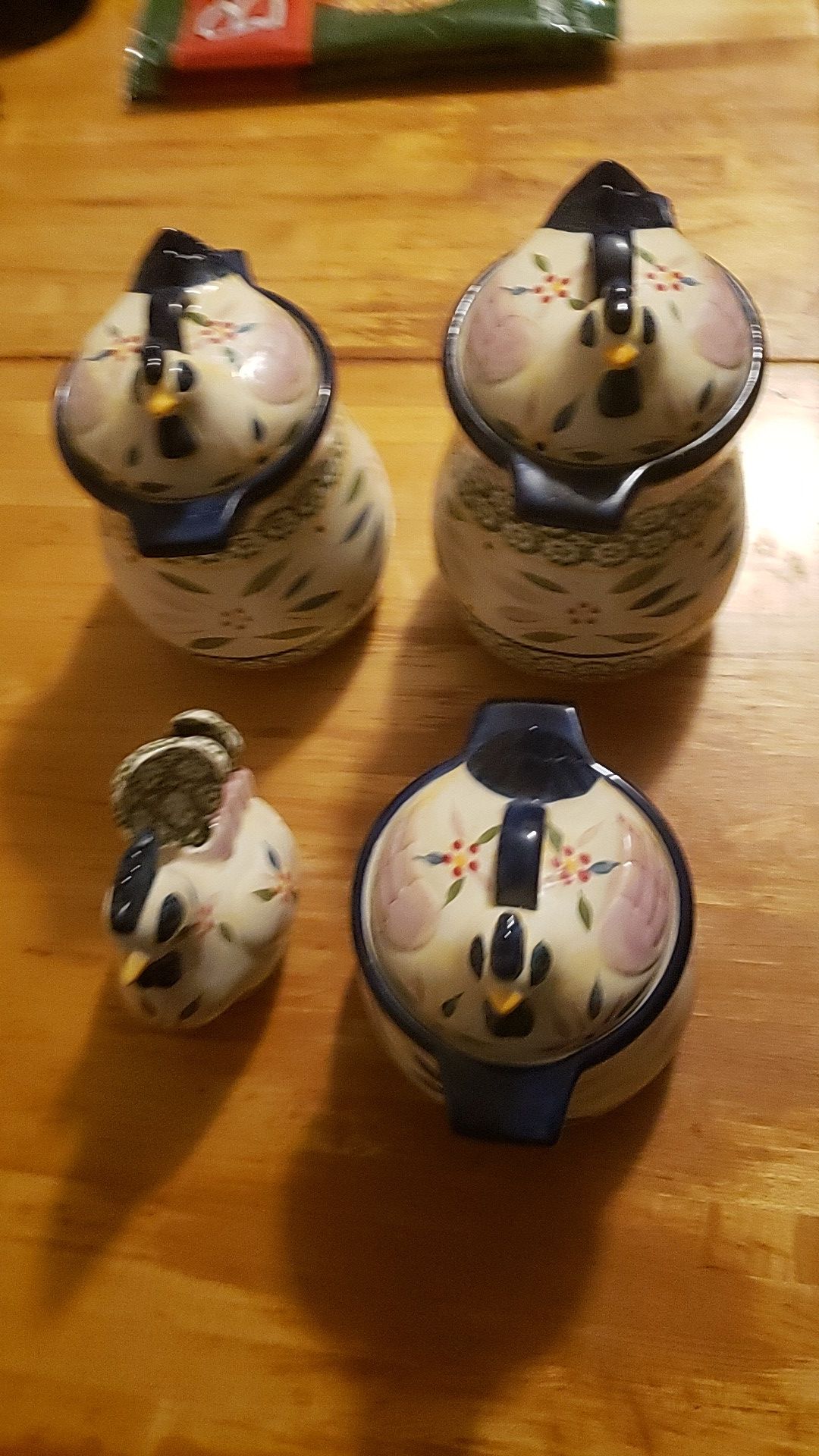 Kitchen containers