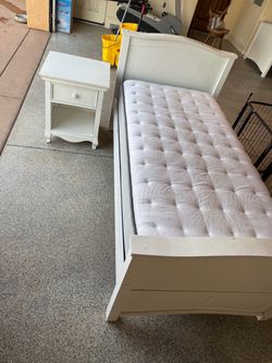 Twin bed