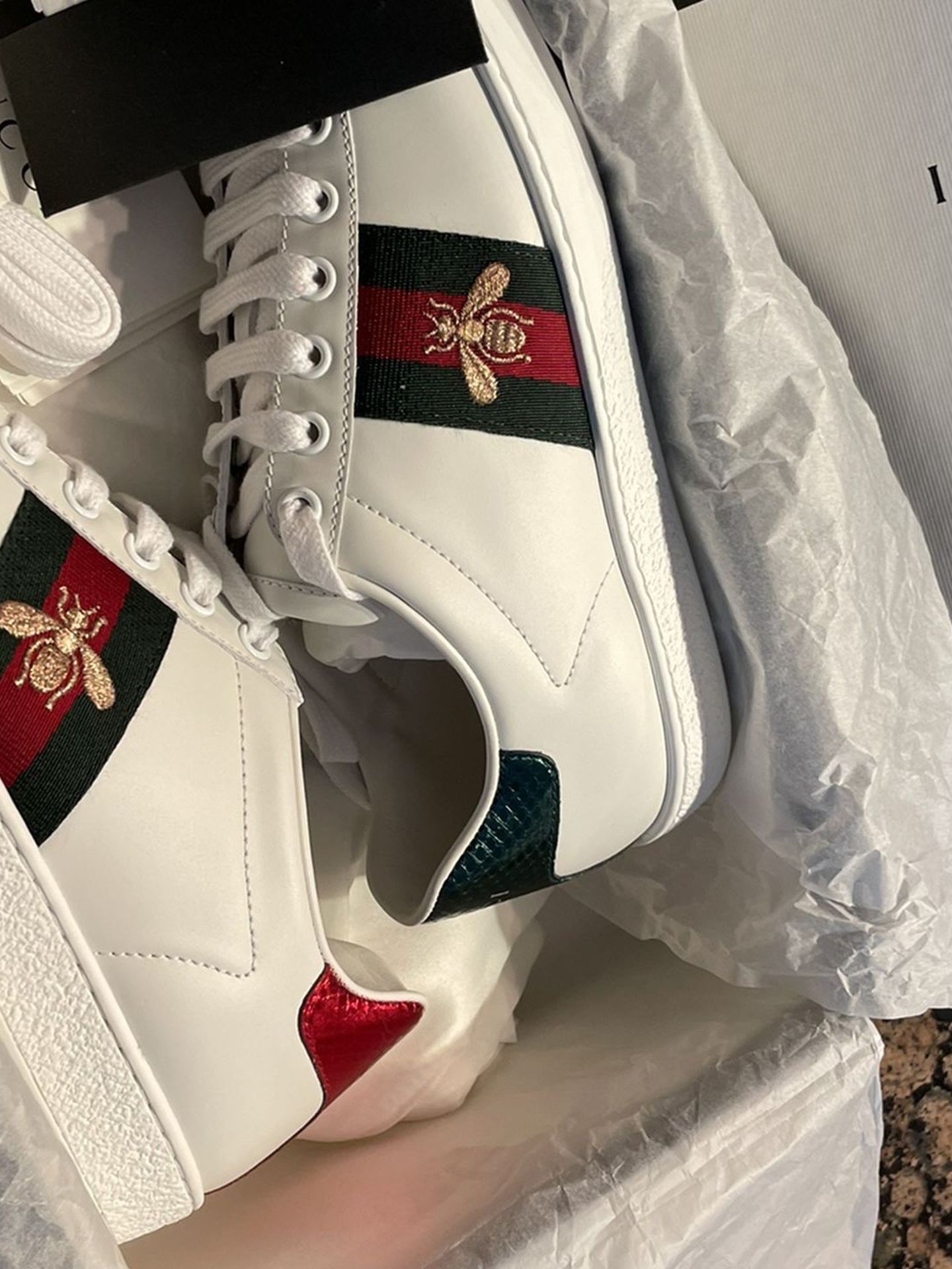 New woman’s Gucci sneakers size 7