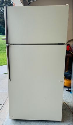Kenmore Top-Freezer Refrigerator