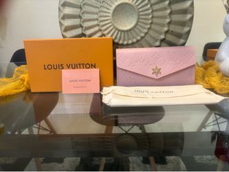NEW!! PINK LUXURY WOMENS WALLET (SEND OFFERS)