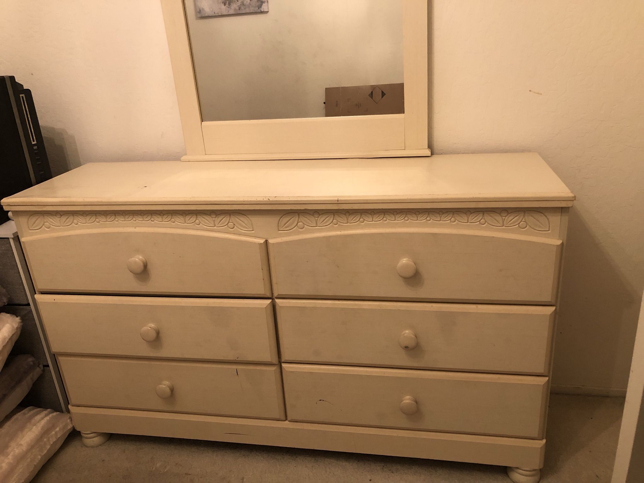 Cream Color Bedroom Accessories