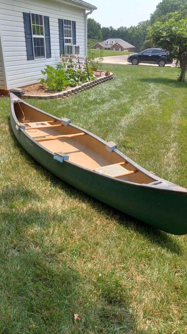 Old Town Pathfinder 14 ft. Canoe