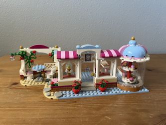 Lego Friends Cupcake Bakery