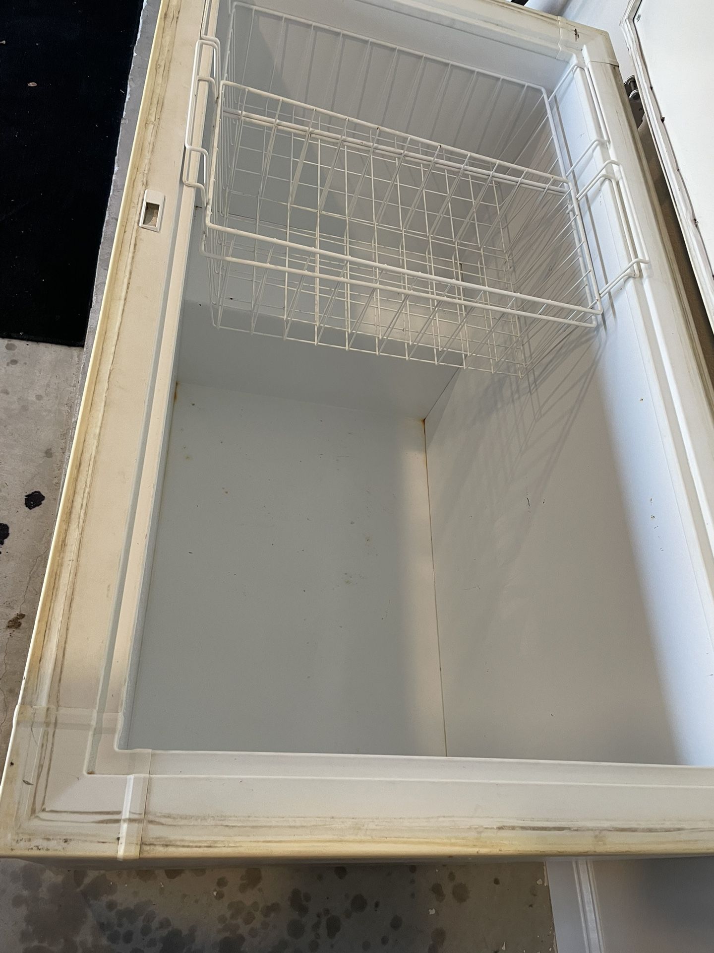 Deep Freezer 4 Foot Works great