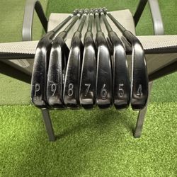 Titleist T100 - Black Finish