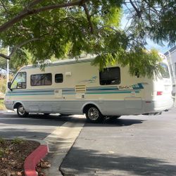 29 National Tropical RV