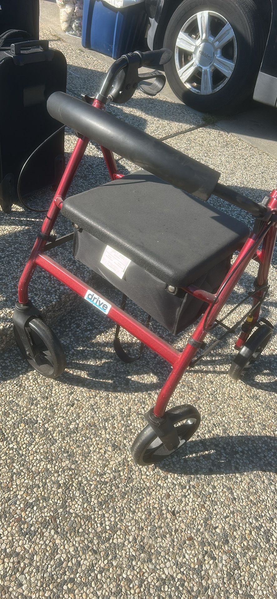 Walker w/wheels