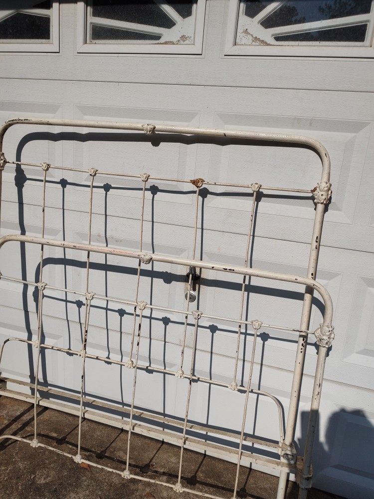 Antique Full Size Metal Bed Head & Foot Frame