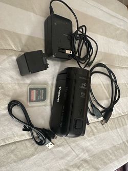 Canon VIXIA HF R800 HD Camcorder Bundle