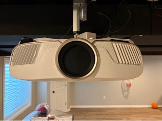 Epson 5050UB Home Cinema Projector - gently used