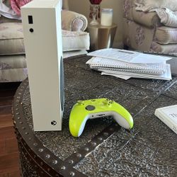 Xbox Series S With Controller 