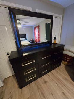 Queen size bedroom set