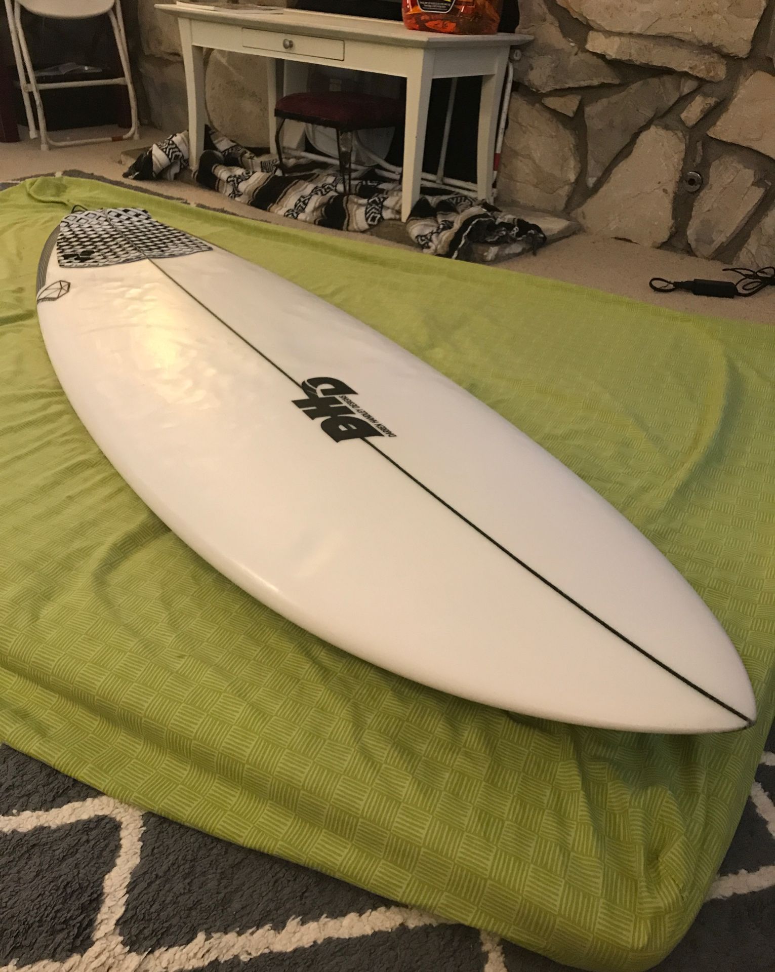 DHD Surfboard 5'11" Liters 33