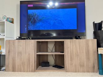 Good Condition] 70-Inch Wooden TV Stand - Light Oak