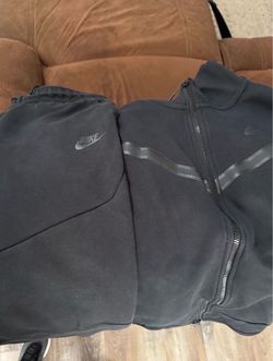Nike tech outfit size medium