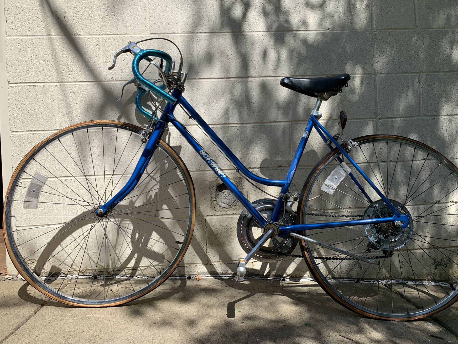 Schwinn Chicago Road Bicycle Bike (Needs New Tires)