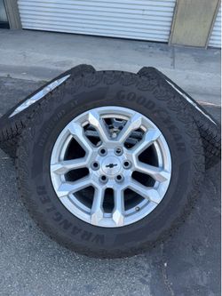 18” Chevrolet Silverado Tahoe OEM Wheels & Tires