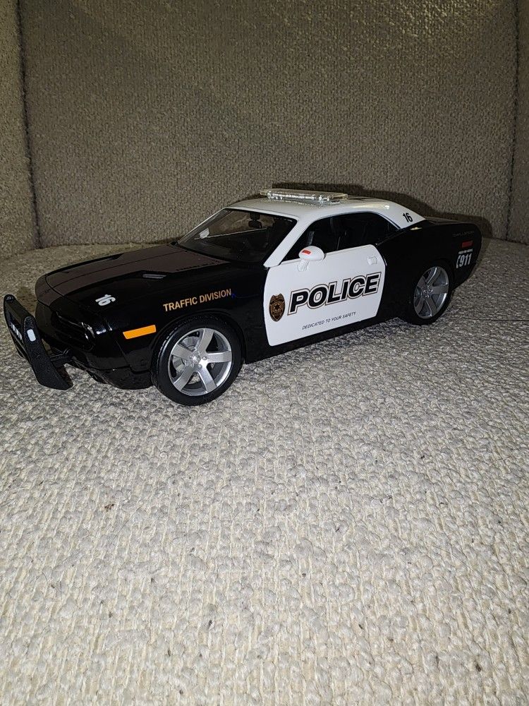 Model 1.18 Scare Dodge Challenger 2006 RT