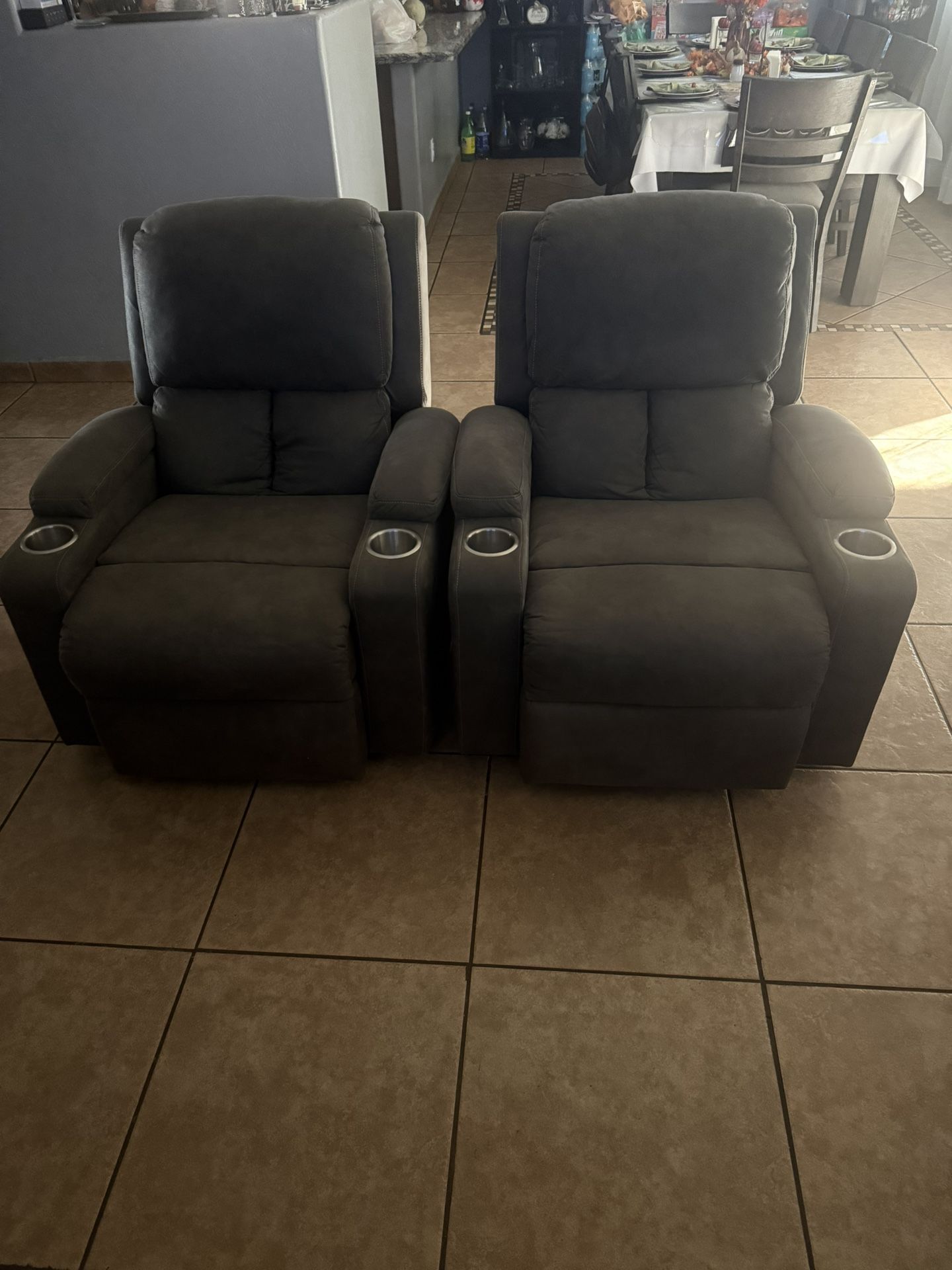 Recliners Chairs Set- Cash Only