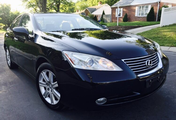 Black on Black / Cold Seats and Cold AC / 2009 Lexus ES 350 / Drives Amazing