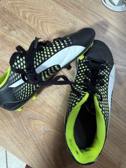 Soccer cleats boys size 1.5