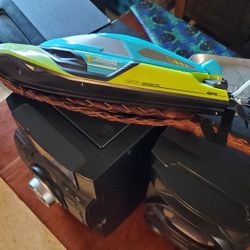 TOMAHAWK S2 SPORTS 4DRC Boat With Remote Control