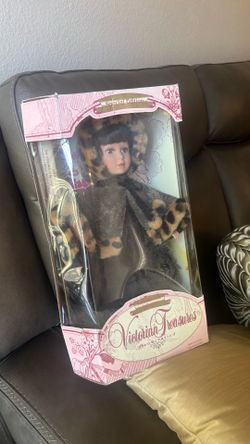 Gorgeous porcelain dolls with authenticity certificate