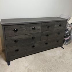 8 Drawer Dresser