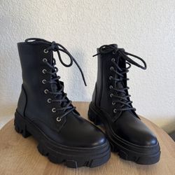 Chunky Black Boots (women’s 7.5)