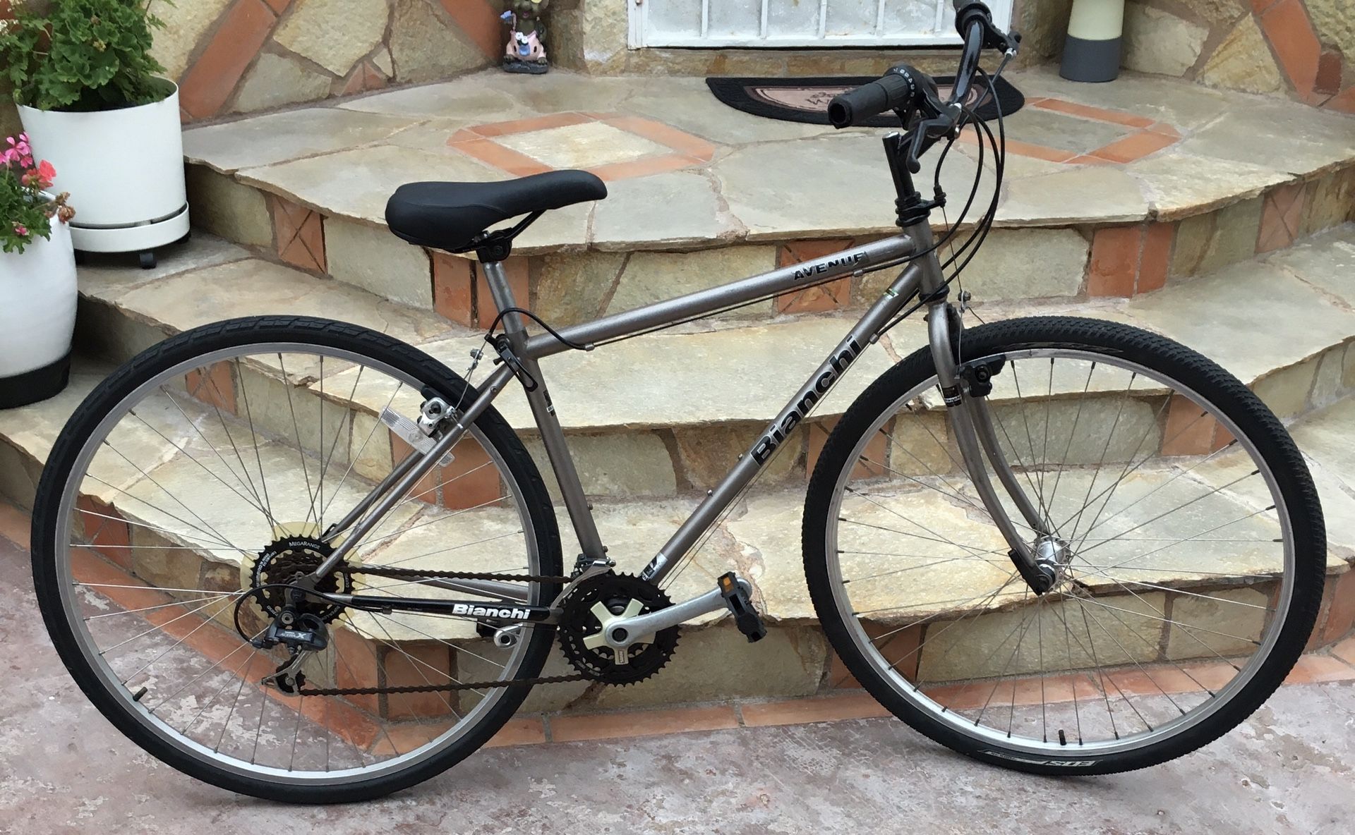 Bianchi road bike 27”