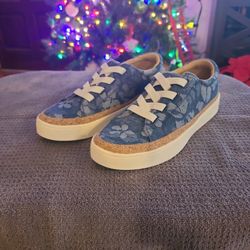 Revitaling Shoes Size 7