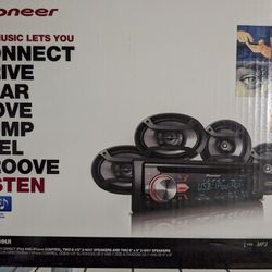 Pioneer CD Player With Speakers