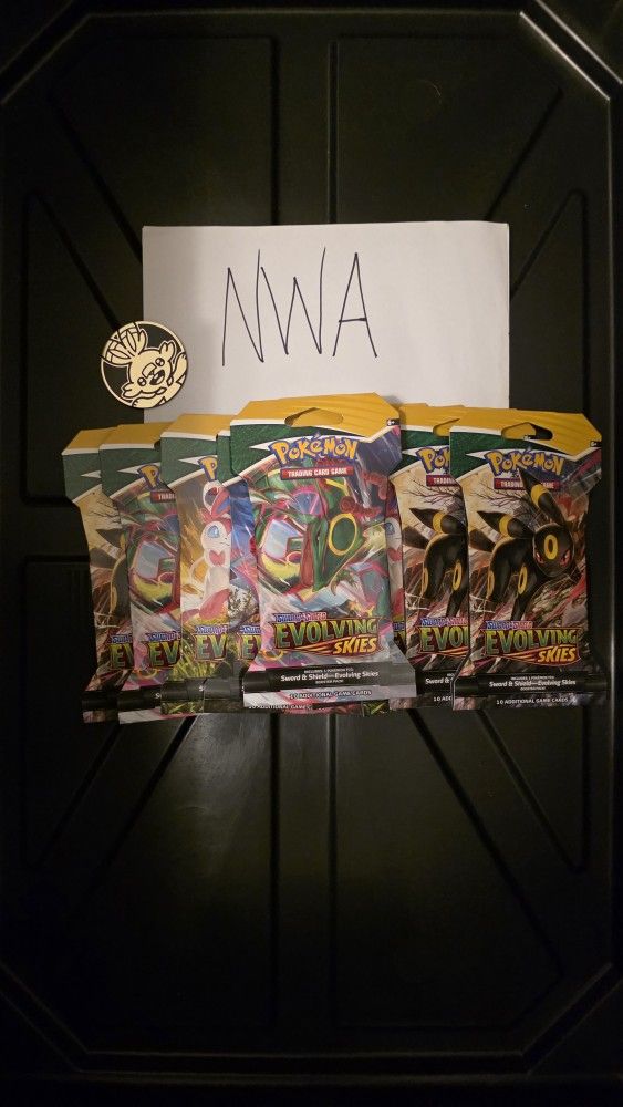 Pokémon - Evolving Skies lot only
