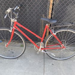 SCHWINN CLASSIC BIKE BICYCLE WOMENS LADIES SUMMER FUN BIKE PATH SCHOOL COMMUTING 