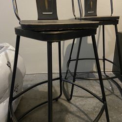 Bar Stools In perfect Condition 