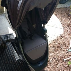 Got 3 Like New Stroller Britax 3d Ubini 20 Each Need Gone