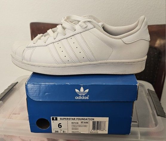 Adidas Men sz 6