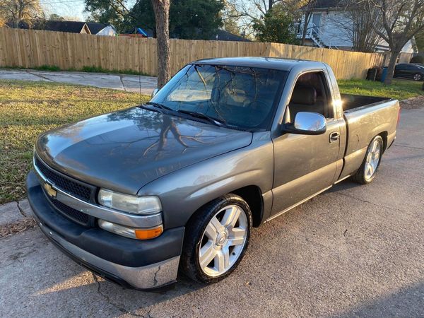 2000 chevy silverado single cab v8 $4800 for Sale in Houston, TX - OfferUp
