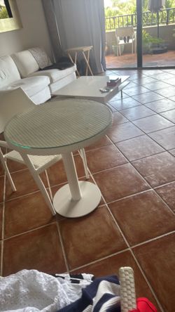 White small table with 3 chairs glass top