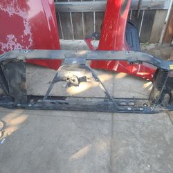 SILVERADO SUBURBAN YUKON RADIATOR SUPPORT