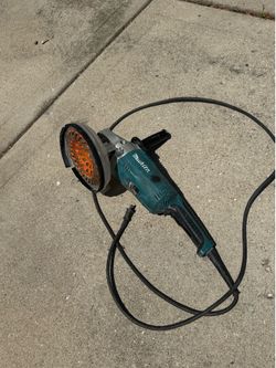 Makita GA7021