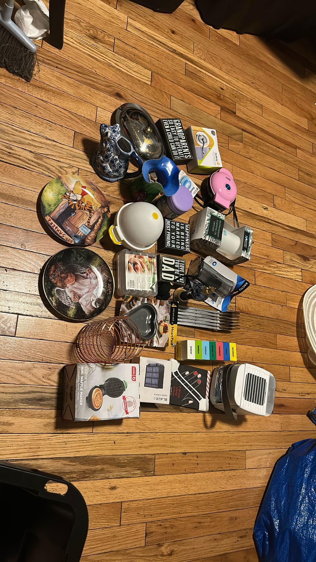 26 items new & used tabletop bundle