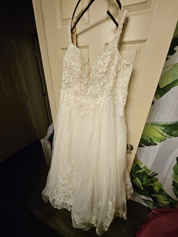 Wedding Dress Size 26