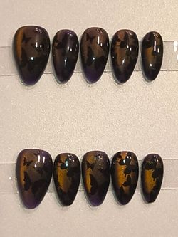Press on nails