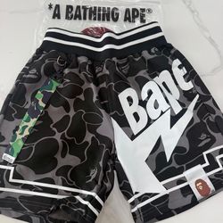 Size M Bape shorts